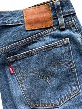 Vintage Levi's Women's Dark Wash Jeans